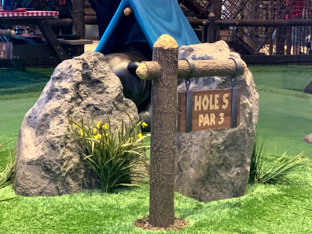 Great Wolf Lodge putt putt